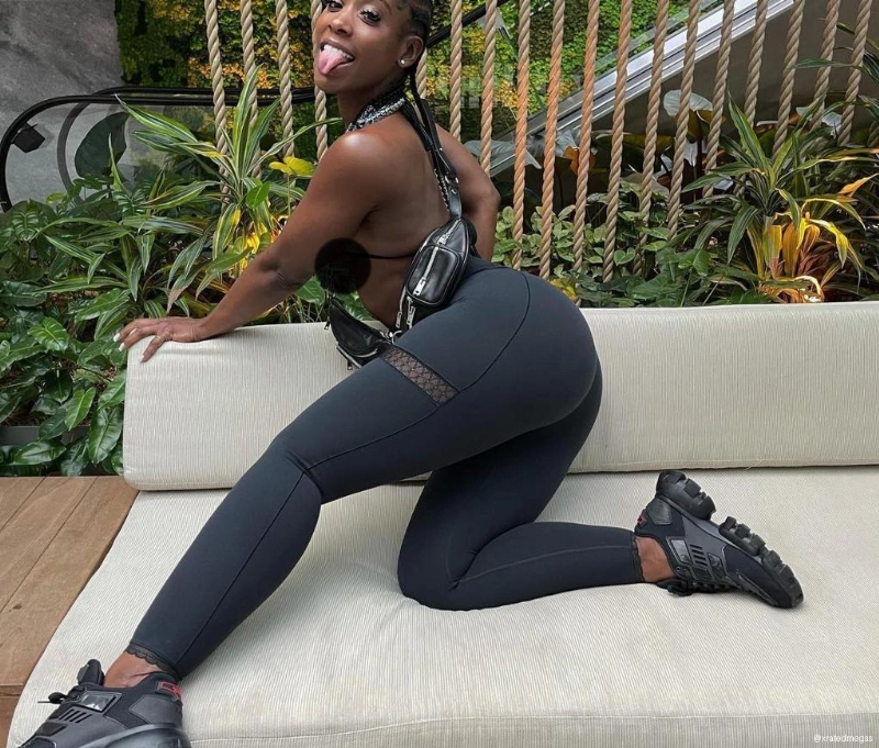 BRIA MYLES   