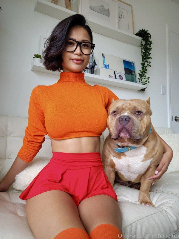 Chanel Uzi