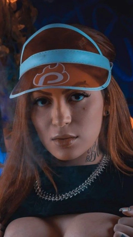 Mari Avila "15GB"