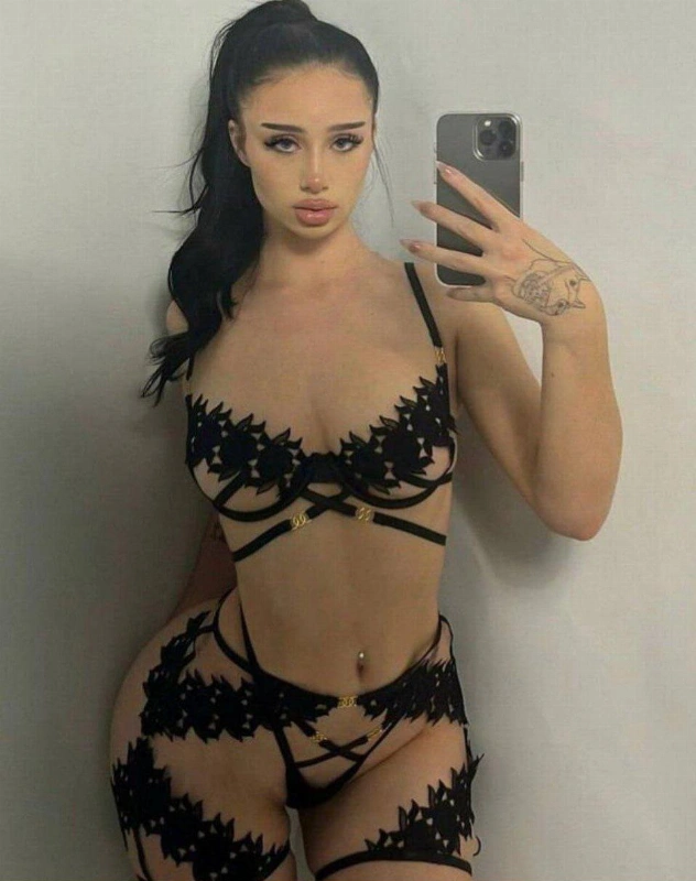 Auhneesh Nicole