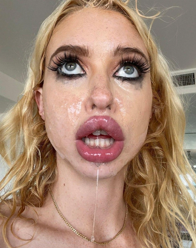  Chloe Cherry