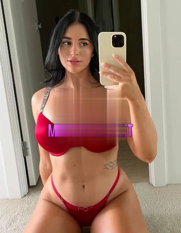 Isabelleejadee