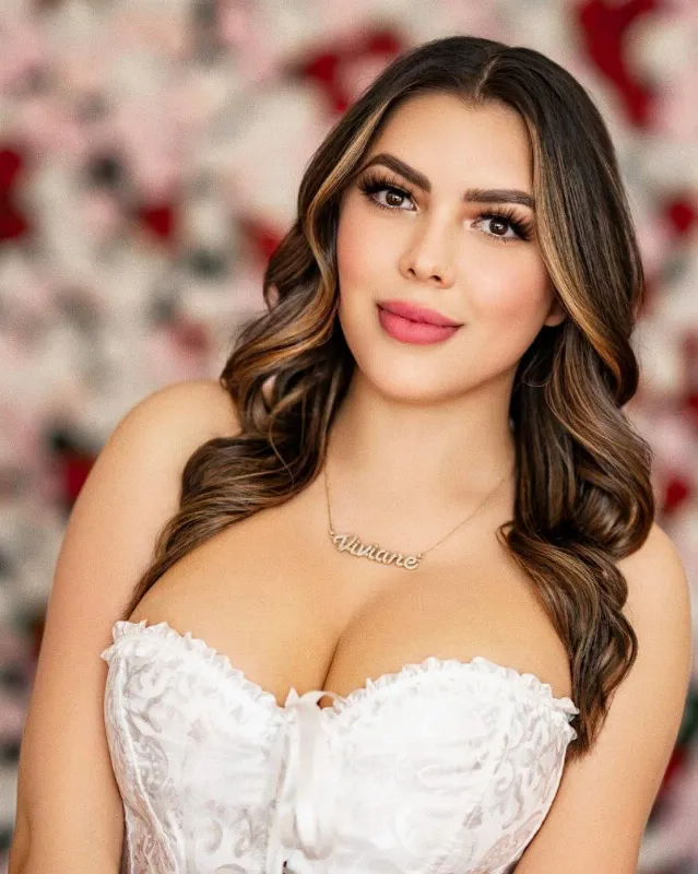 Viviane Lomelin