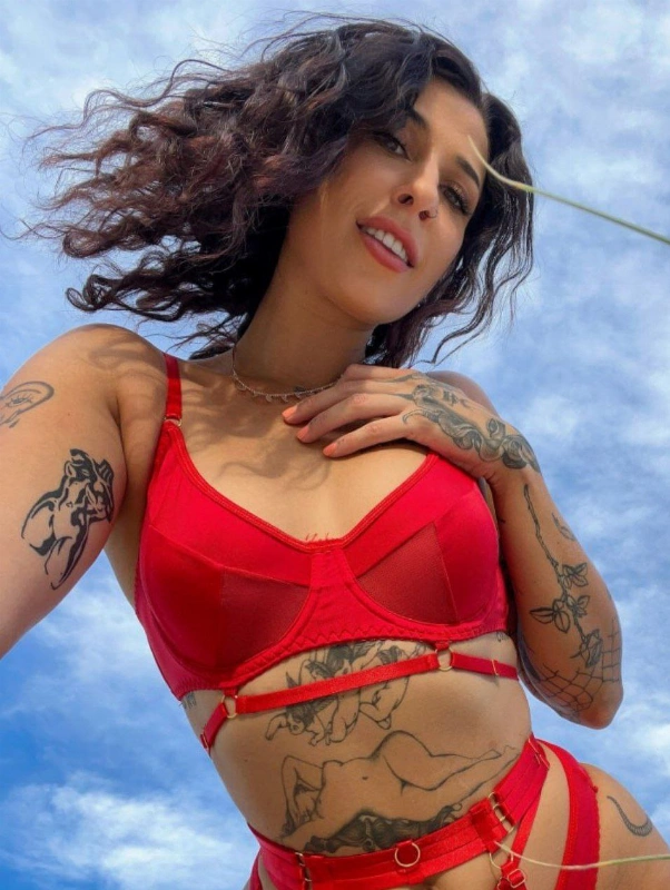 Kiki isobella