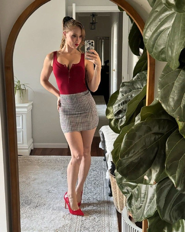 scarlet chase