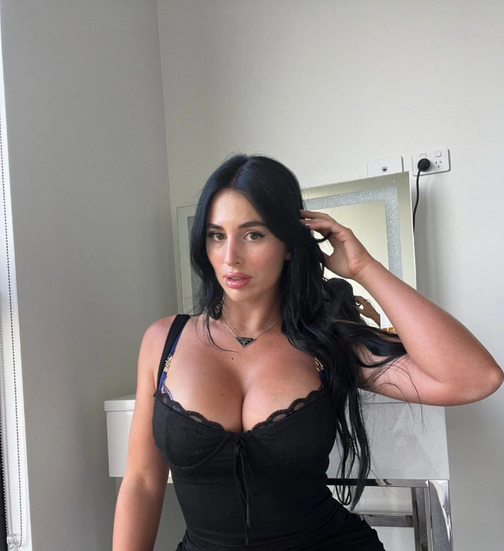 Isabella Jade