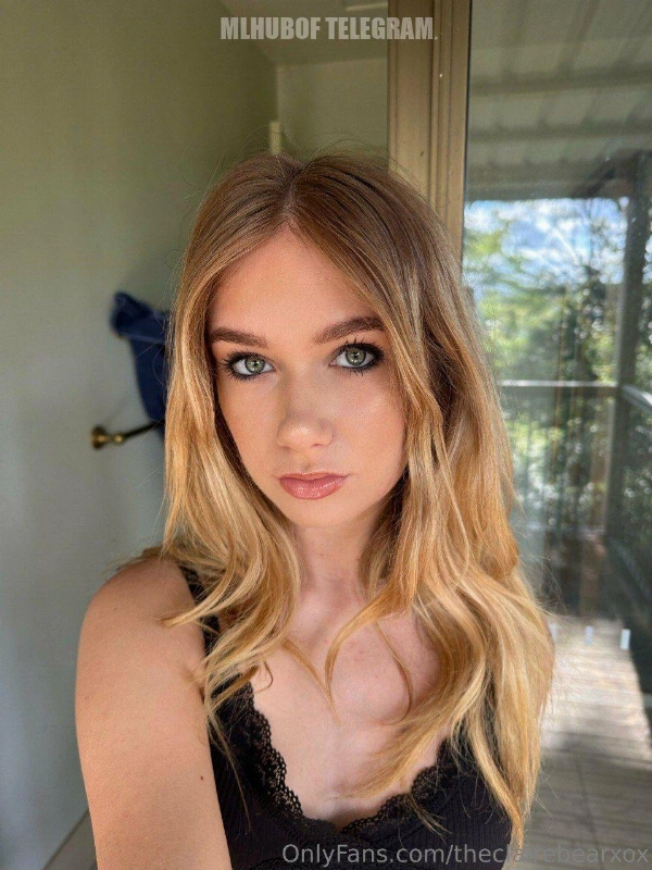 Model theclairebear