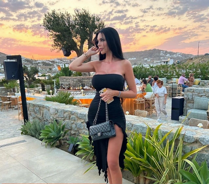 yvonne bar