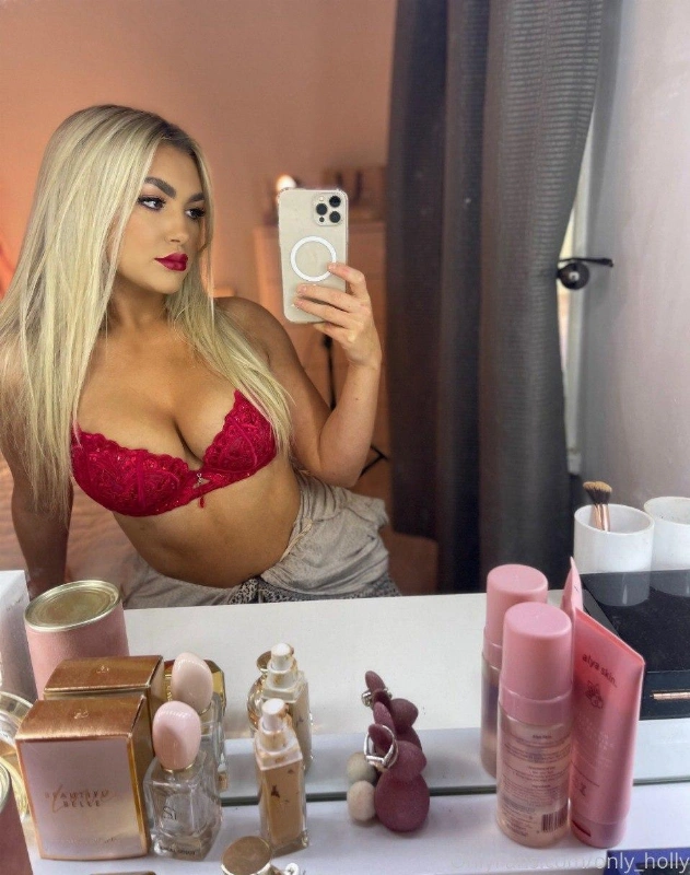  Morgan Holly Moore