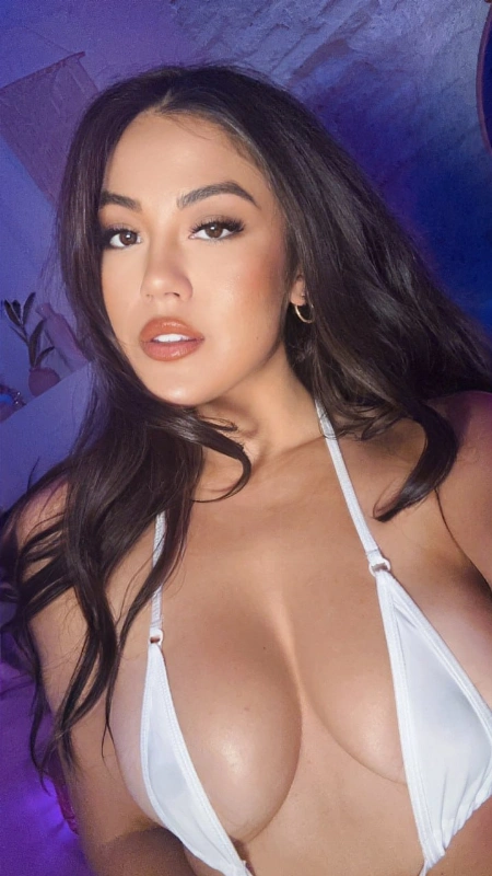  Kendra Spade 
